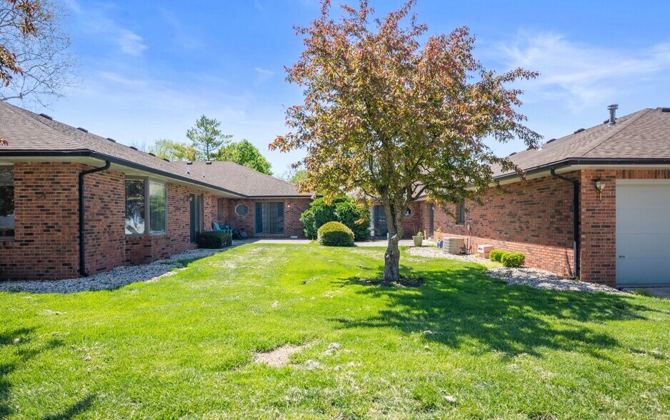 More Photos Of 714 College Dr, Anderson Apartments For Sale
