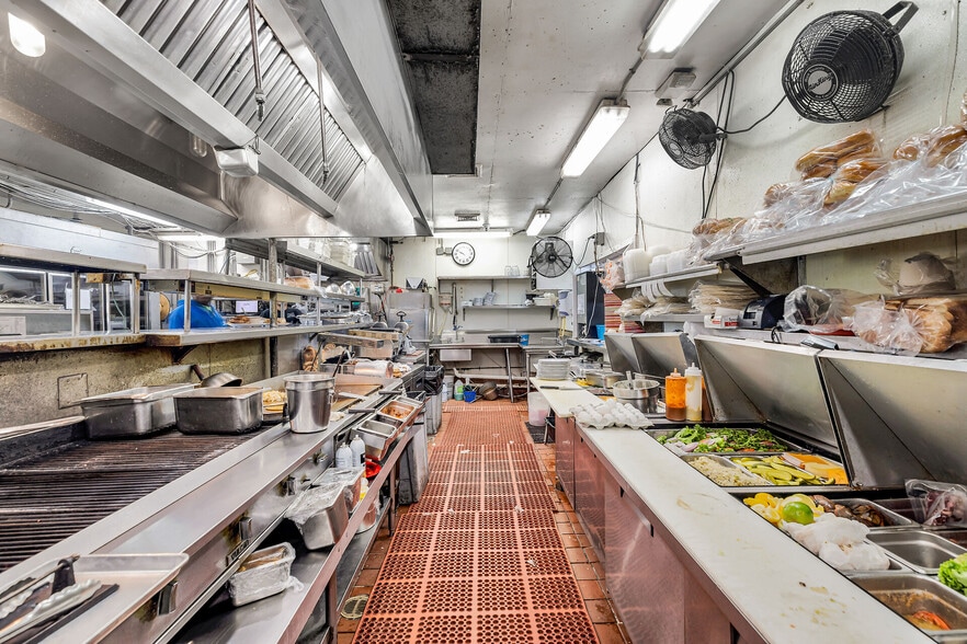 More Photos Of 96 Madeira Rd, Islamorada Restaurant For Sale