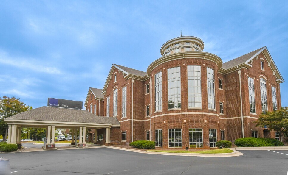 More Photos Of 401 Meridian St N, Huntsville Office For Lease