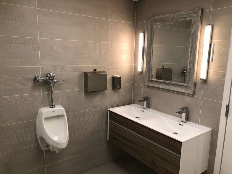 More Photos Of 140 LeGrand Ave, Northvale Manufacturing For Lease