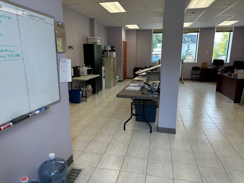 More Photos Of 126 Franklin St, Torrington Light Manufacturing For Sale