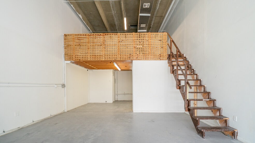 More Photos Of 7101 N Miami Ave, Miami Flex For Lease