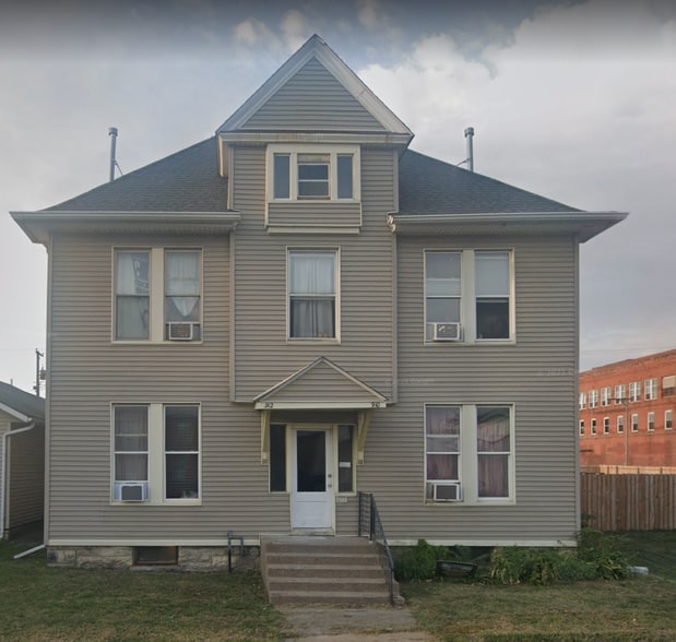 Primary Photo Of 910-912 W 3rd St, Davenport Apartments For Sale