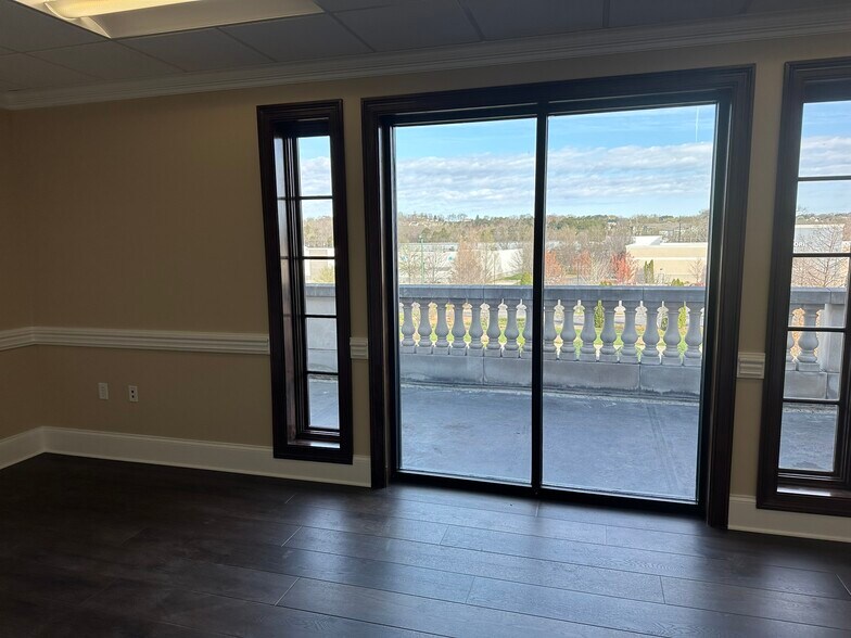 More Photos Of 11470 Parkside Dr, Knoxville Office For Lease