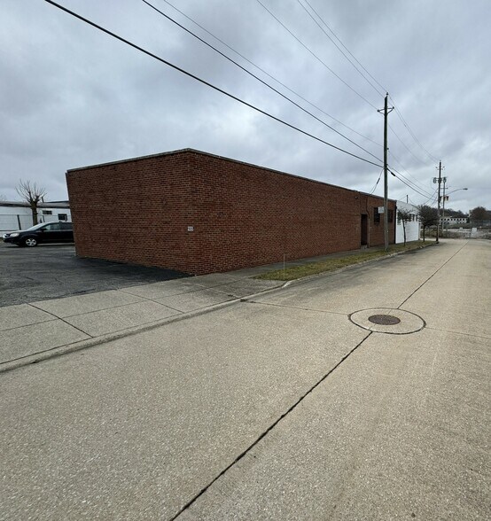 More Photos Of 905 Miami St, Akron Warehouse For Sale