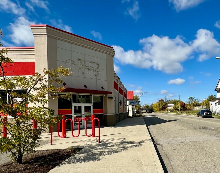 More Photos Of 1031 Clinton St, Buffalo Drugstore For Sale