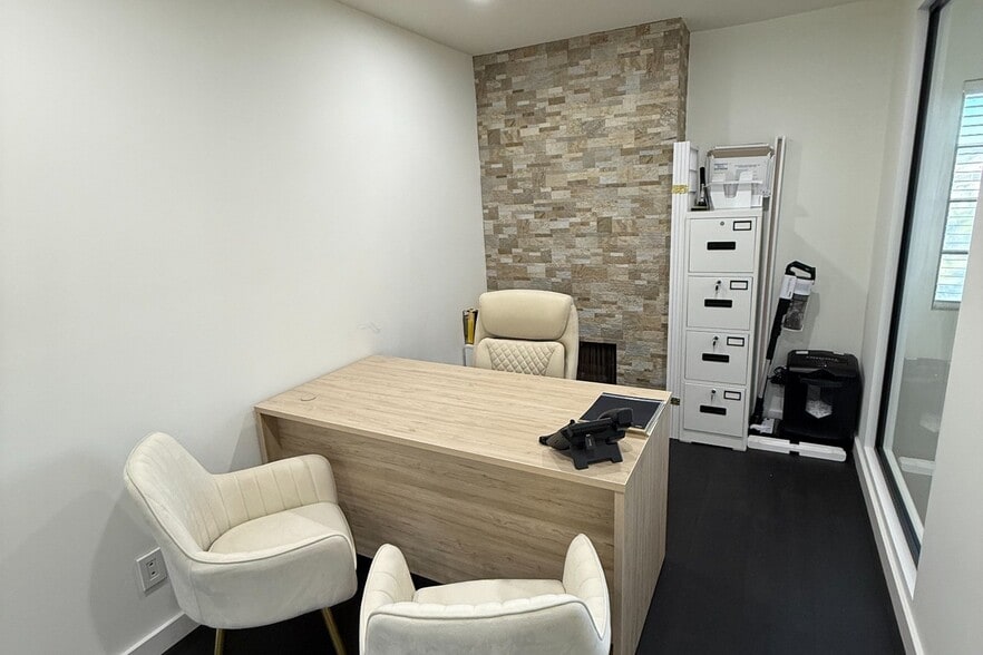 More Photos Of 207 W Alameda Ave, Burbank Office For Sale