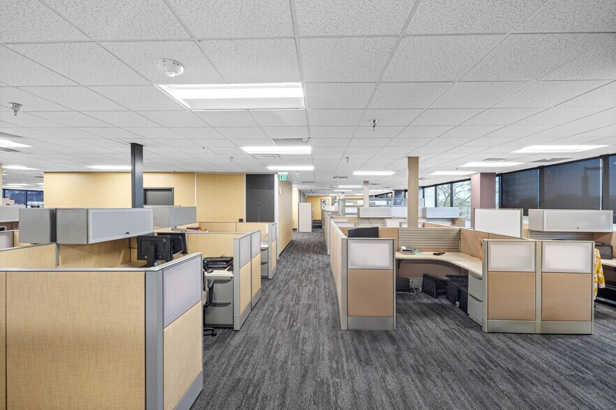 More Photos Of 6801 E Hillsborough Ave, Tampa Office Residential For Sale