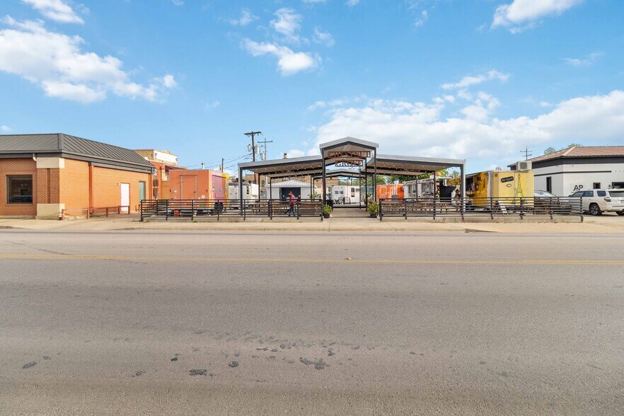 More Photos Of 709 Chestnut St, Bastrop Storefront Retail Residential For Sale