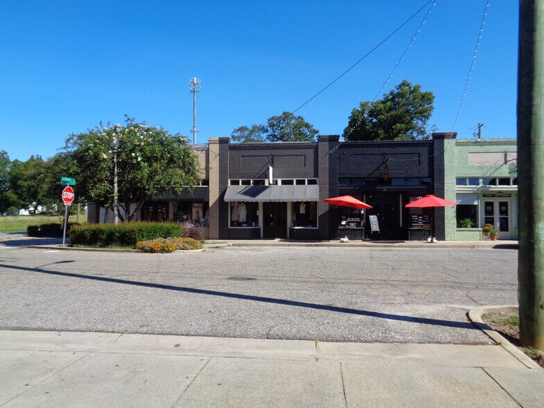 More Photos Of 111 W Ridgeley St, Atmore Storefront For Sale