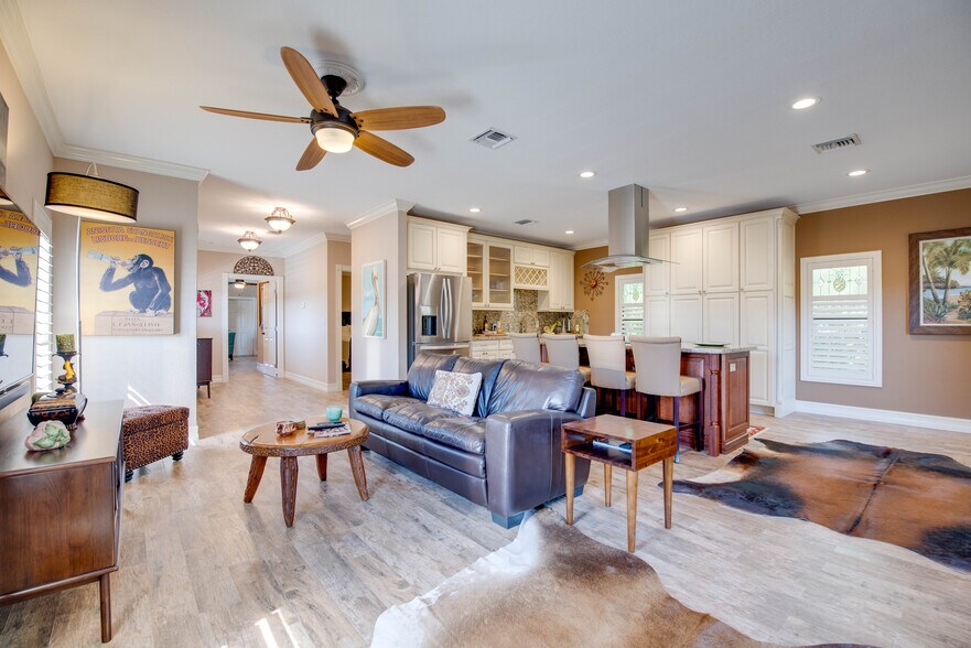 More Photos Of 87847 Overseas Hwy, Islamorada Medical For Sale