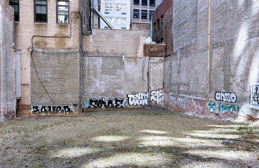 More Photos Of 8-12 Maiden Ln, New York Land For Sale