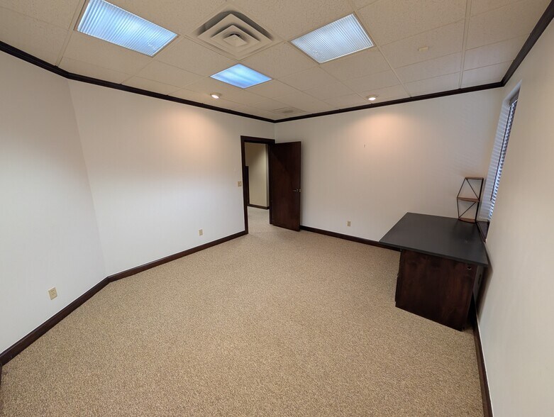 More Photos Of 6016-6020 NW 120th Ct, Oklahoma City Coworking Space