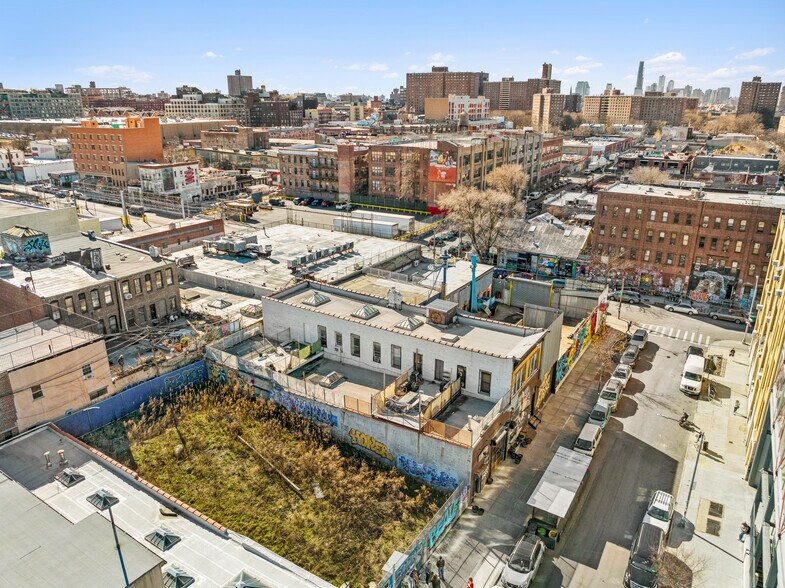 More Photos Of 10 Grattan St, Brooklyn Warehouse For Lease