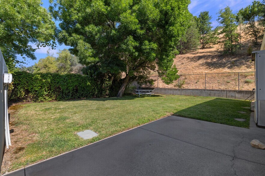 More Photos Of 1825 Buenaventura Blvd, Redding Hospital For Sale