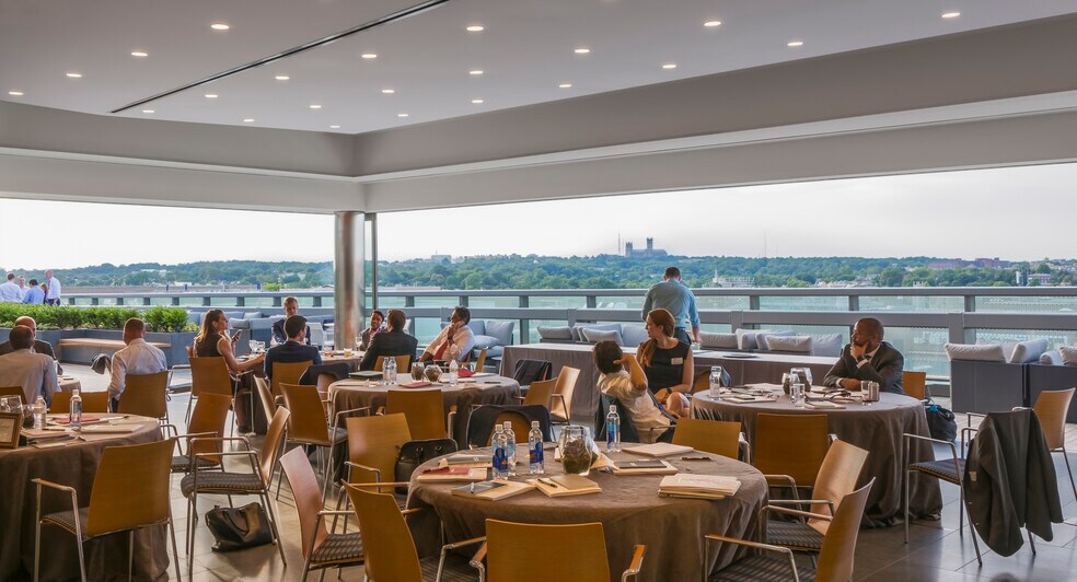 More Photos Of 2001 K St NW, Washington Office For Lease