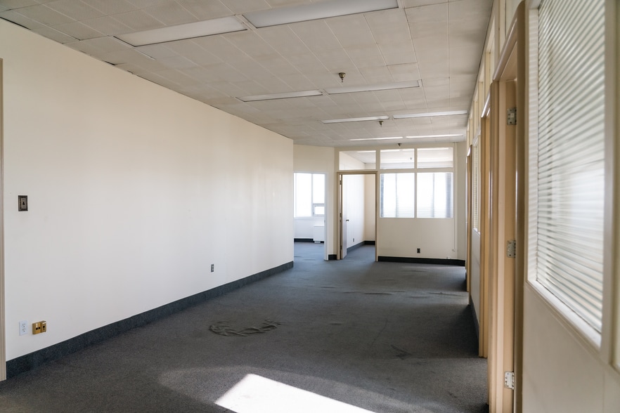More Photos Of 605 James St N, Hamilton Office For Lease