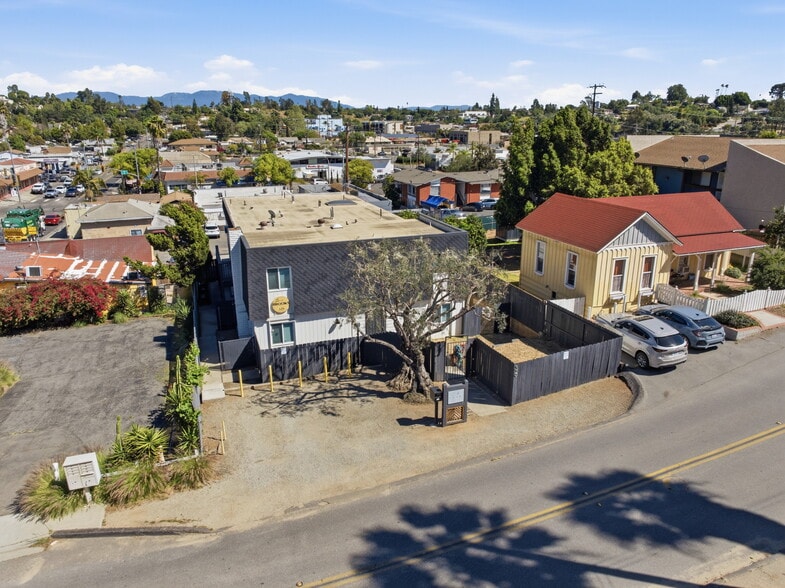 More Photos Of 329 N Pico Ave, Fallbrook Apartments For Sale