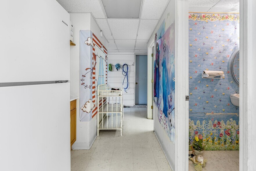 More Photos Of 99 Roper Dr, Park Hills Self Storage For Sale