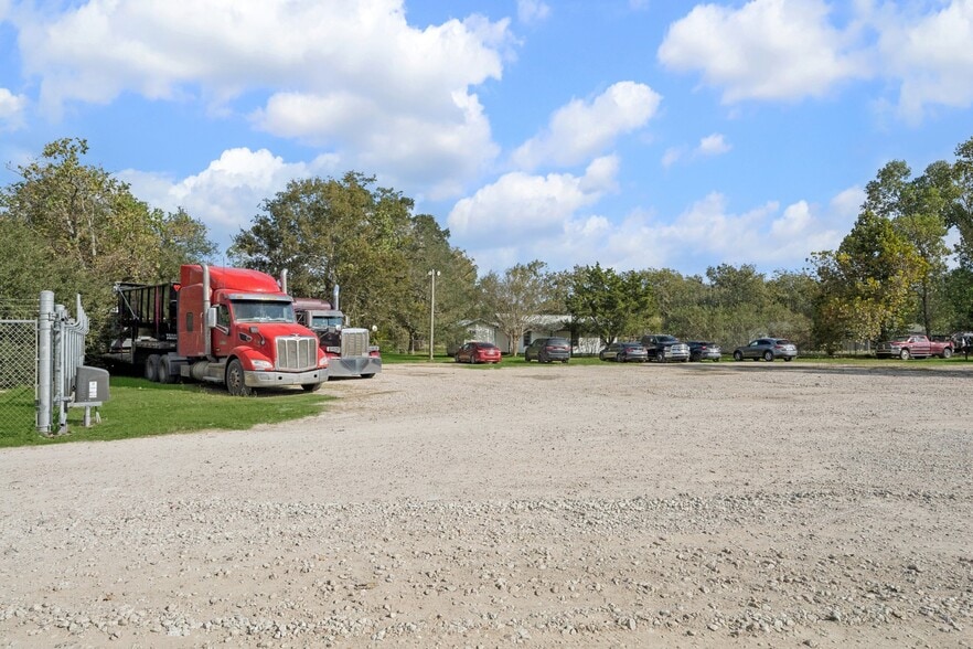 More Photos Of 6219 Masters Rd, Manvel Office For Lease