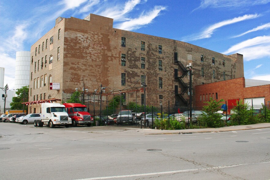 More Photos Of 1907 N Mendell St, Chicago Warehouse For Sale