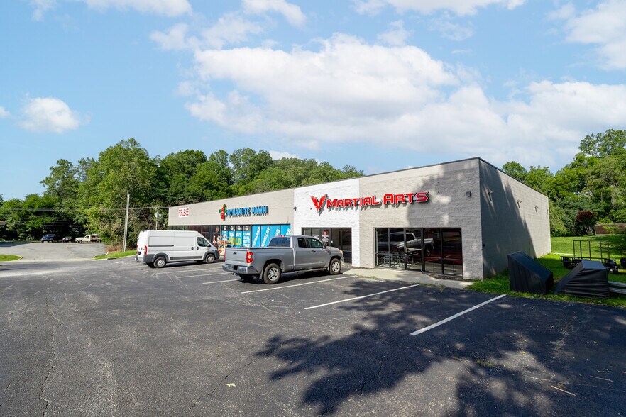 More Photos Of 4846 S Amherst Hwy, Madison Heights Unknown For Lease