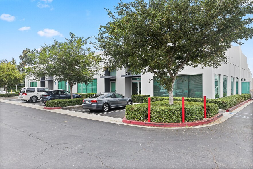 More Photos Of 9661 Irvine Center Dr, Irvine Loft Creative Space For Lease