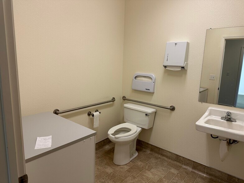 More Photos Of 29 Bellarmine Ct, Chico Warehouse For Lease