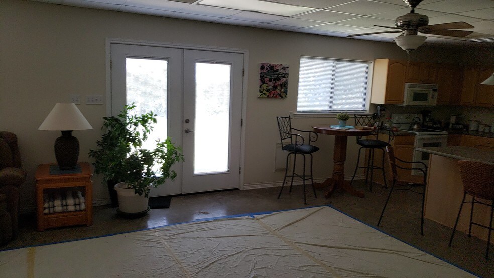 More Photos Of 21511 State Highway 71 W, Spicewood Light Manufacturing For Sale