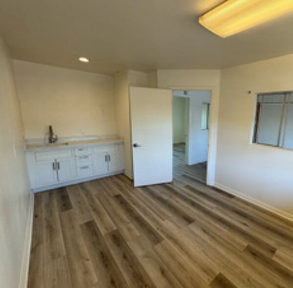 More Photos Of 301-311 Washington Blvd, Marina del Rey Office For Lease