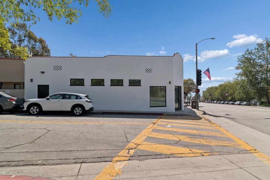 More Photos Of 1129 Foothill Blvd, La Cañada Flintridge Storefront For Lease