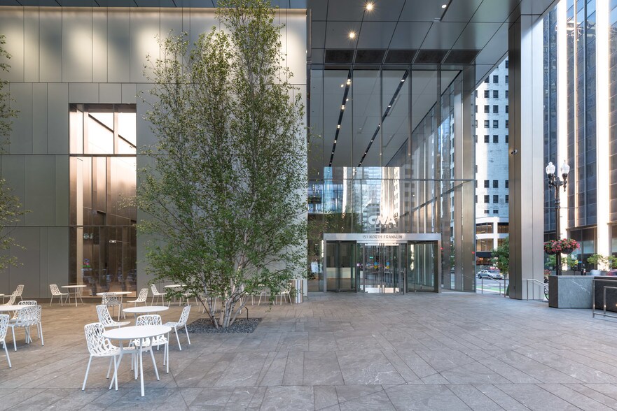 More Photos Of 151 N Franklin St, Chicago Office For Lease