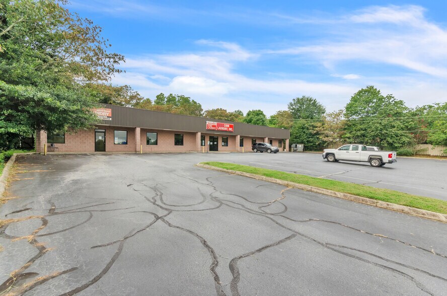 More Photos Of 3004 E North St, Greenville Freestanding For Sale