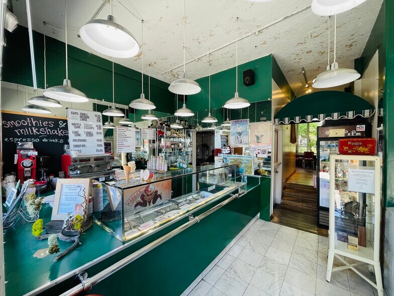 More Photos Of 572-574 San Anselmo Ave, San Anselmo Convenience Store For Sale