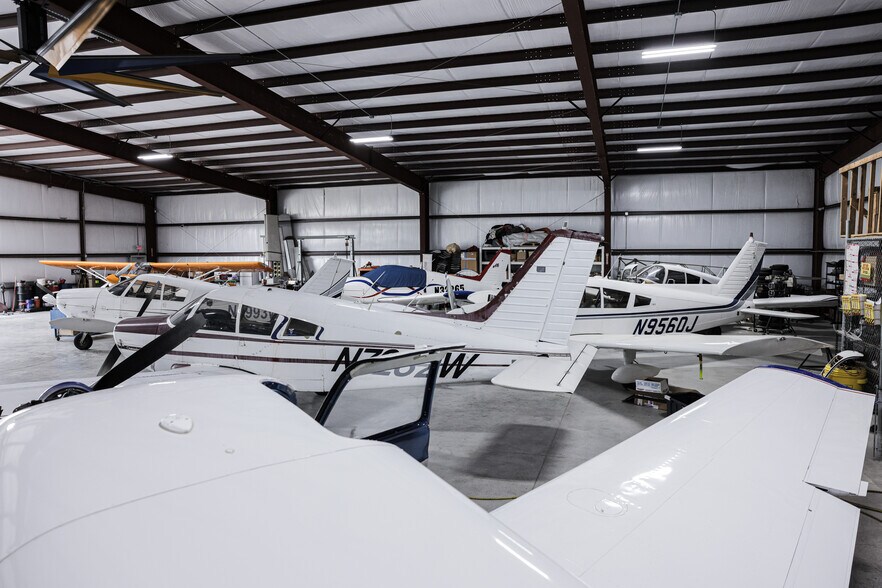 More Photos Of 15900 Schank Rd, Conroe Airport For Sale