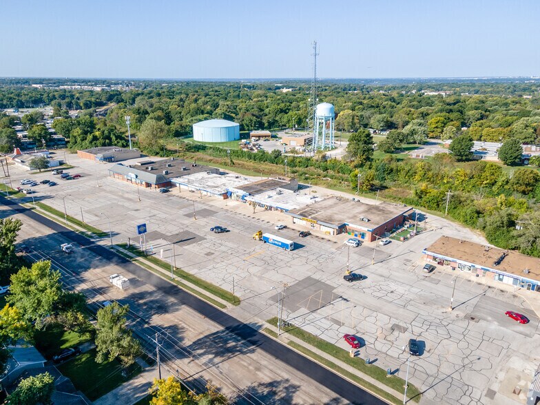 More Photos Of 11102-11154 Blue Ridge Blvd, Kansas City Unknown For Lease