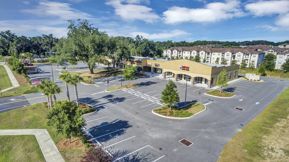 More Photos Of 9668 N US Highway 301, Wildwood Storefront Retail Office For Lease