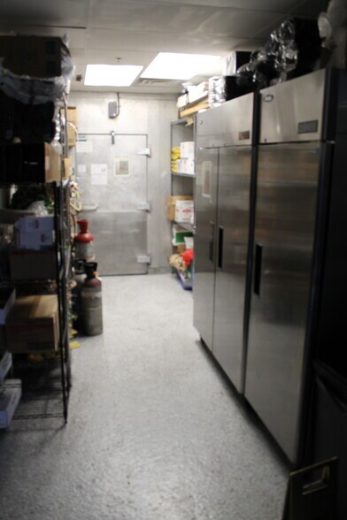 More Photos Of 7470 S Priest Dr, Tempe Restaurant For Sale