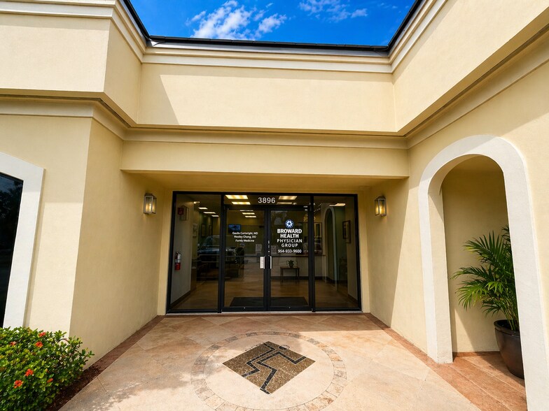 More Photos Of 3896 N Federal Hwy, Lighthouse Point Medical For Lease