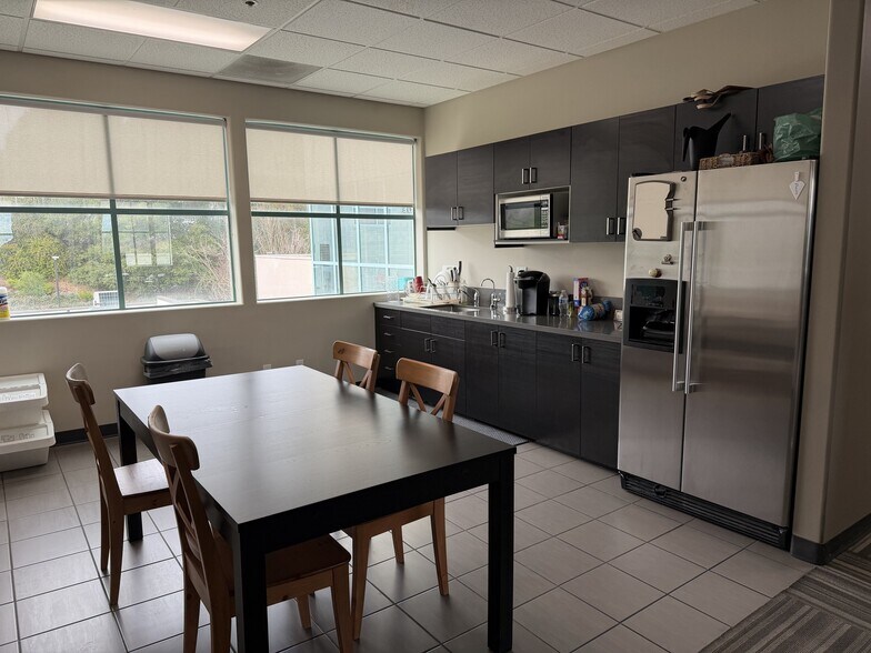 More Photos Of 2850 Camino Diablo, Walnut Creek Light Manufacturing For Lease