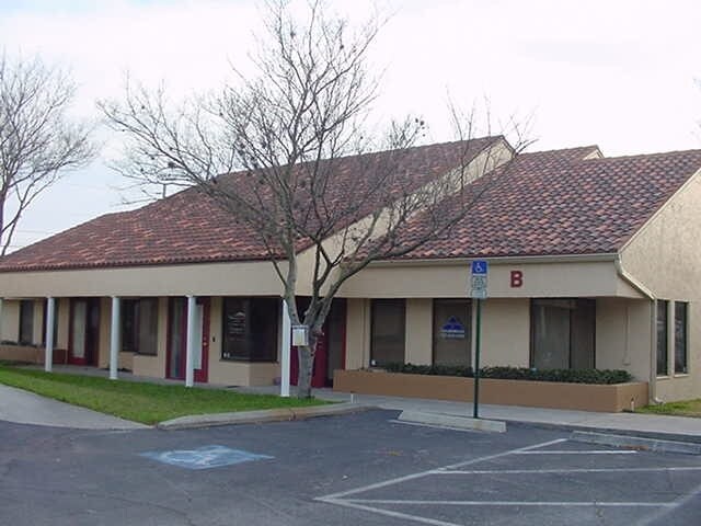 More Photos Of 10575 68th Ave N, Seminole Unknown For Lease