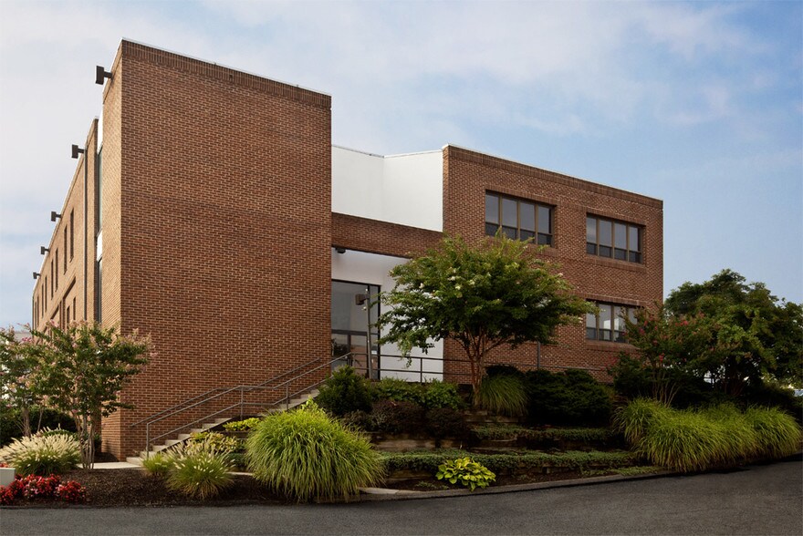 More Photos Of 12276 Wilkins Ave, Rockville Flex For Sale