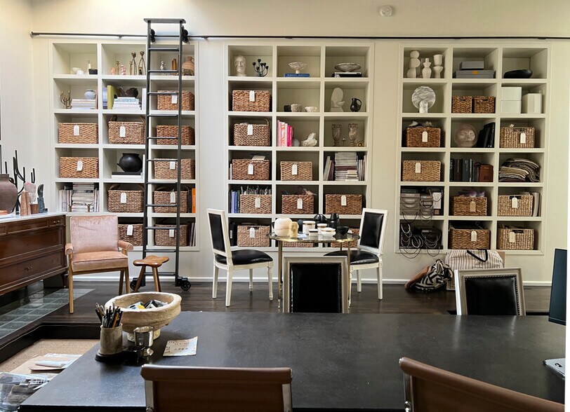 More Photos Of 1113 W Armitage Ave, Chicago Storefront Retail Office For Lease