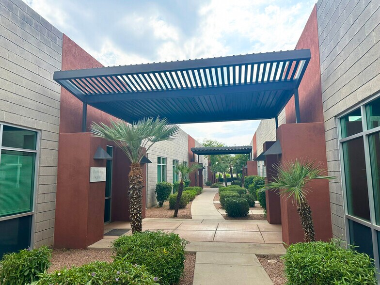 More Photos Of 875 N Greenfield Rd, Gilbert Medical For Lease