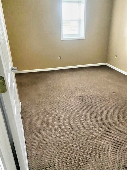 More Photos Of 5414 Homegardner Rd, Castalia Apartments For Sale