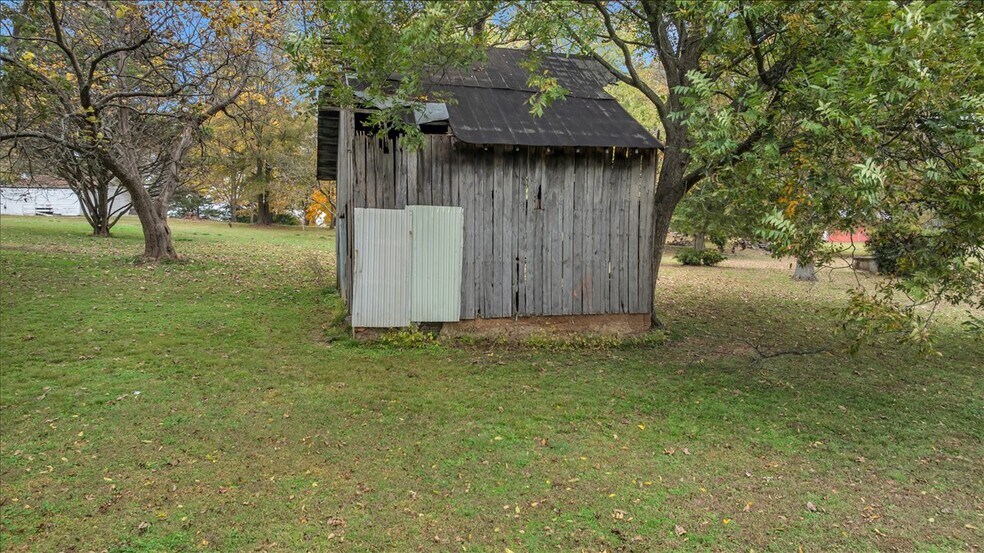More Photos Of 1209 Ford Chapel Rd, Harvest General Retail For Sale