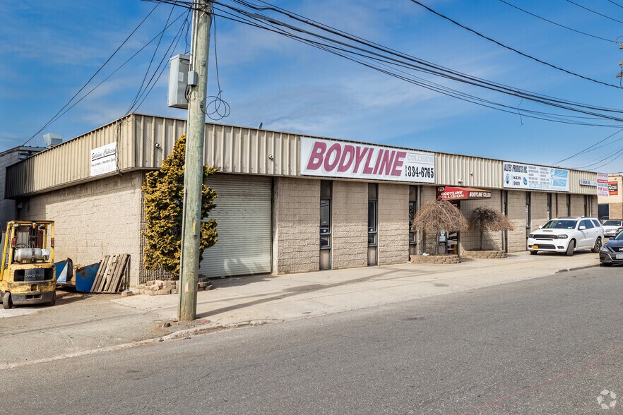 More Photos Of 75 Urban Ave, Westbury Warehouse For Sale