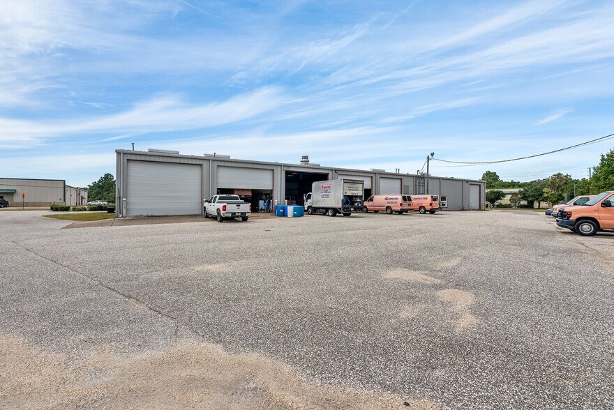 More Photos Of 834-840 Lagoon Business Loop, Montgomery Light Distribution For Lease