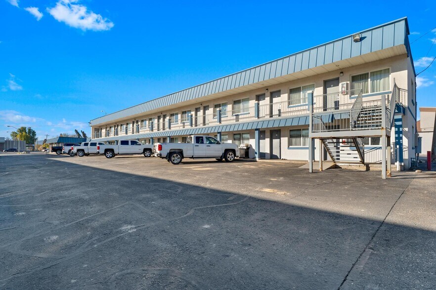 More Photos Of 590 W Main St, Vernal Hotel For Sale