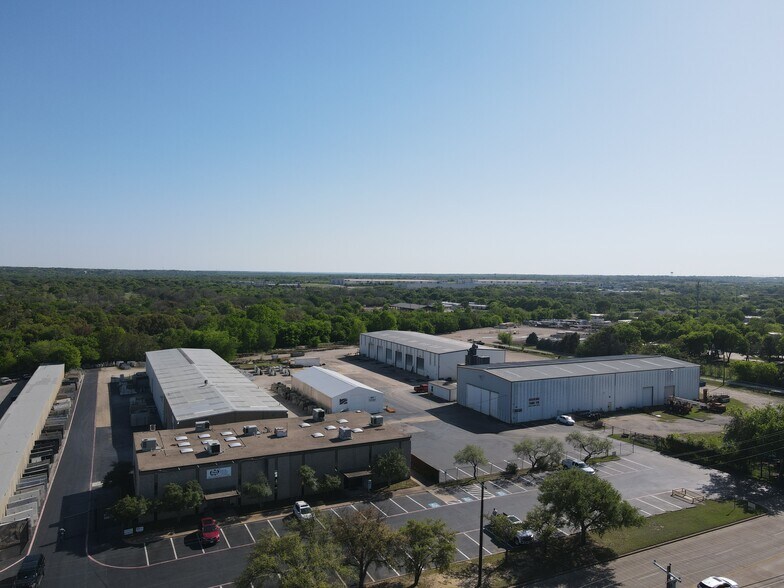 More Photos Of 7201 W Vickery Blvd, Fort Worth Warehouse For Sale